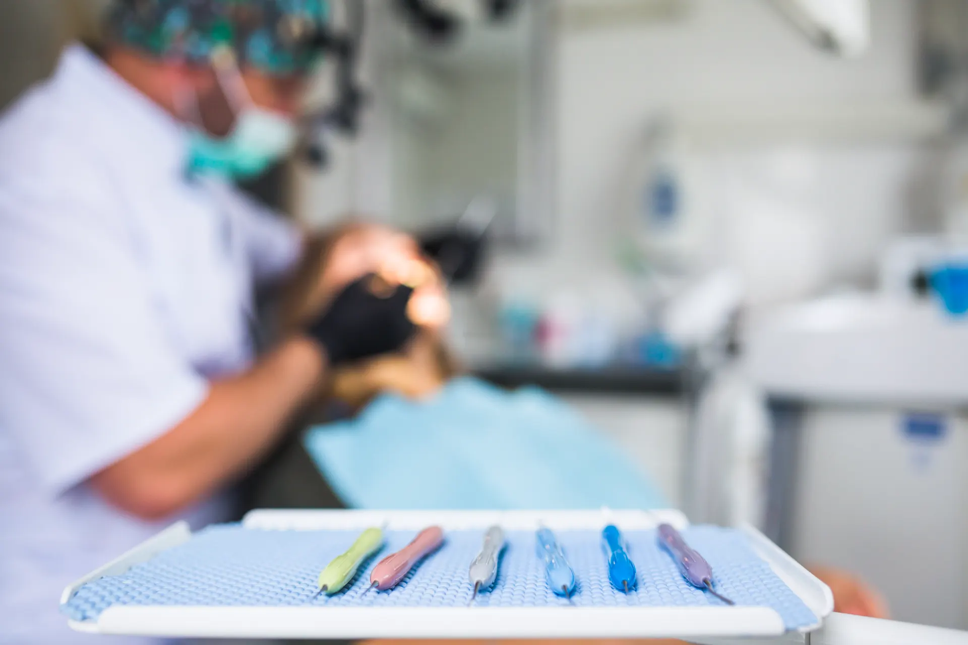 Infecções endodônticas: causas, diagnóstico e tratamento clínico